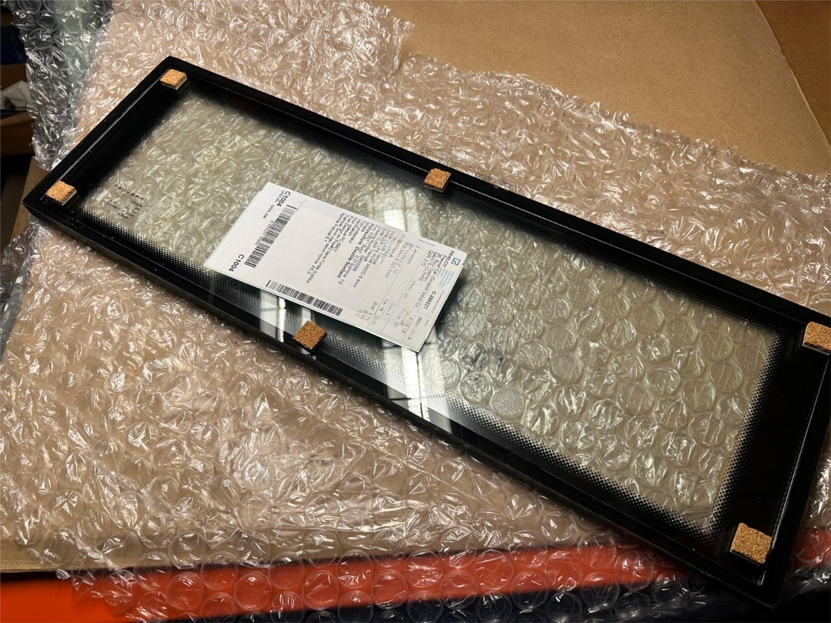 Prevost Vapor Bus 239205 Window 27-11/16