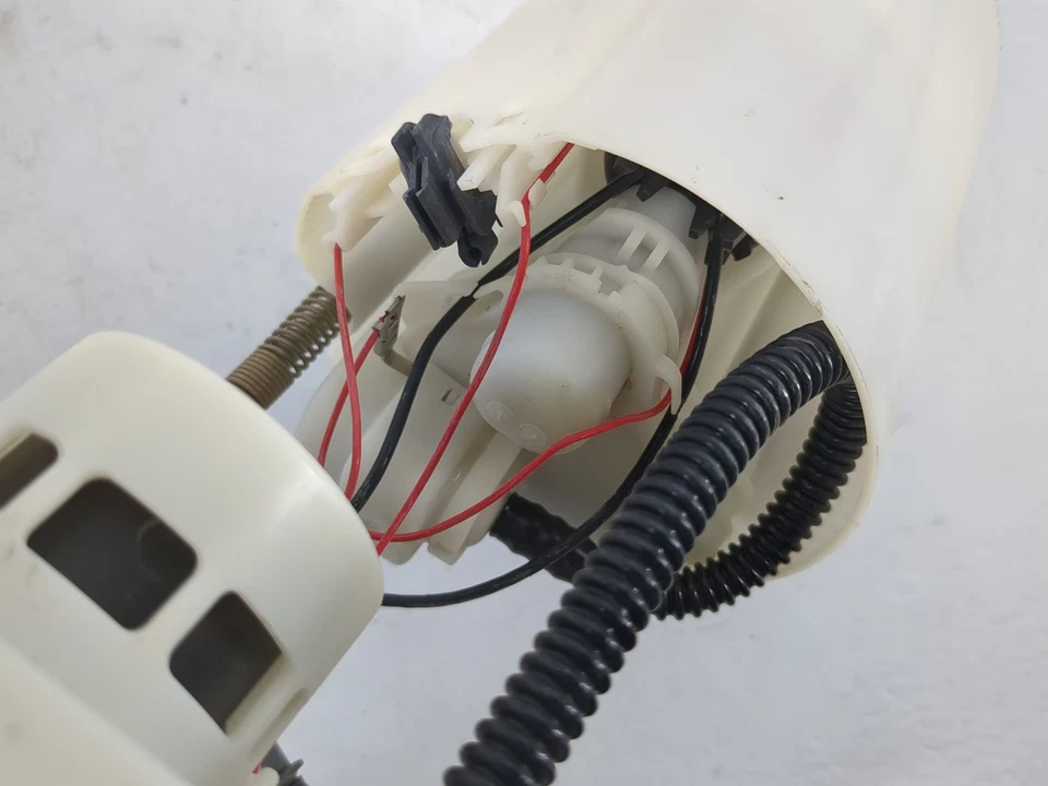 Conjunto de bomba de combustible de gas eléctrica Fiat 500L K6KZX Foto 2 de 4