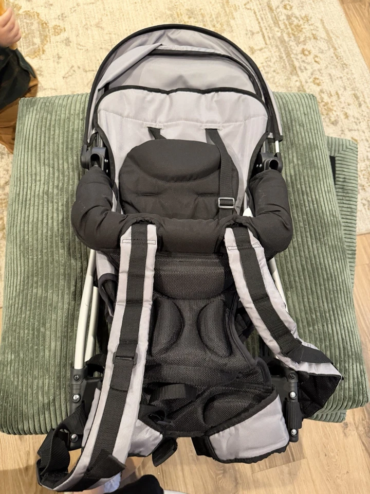 Mochila portabebés Chicco SmartSupport de senderismo usada una vez Foto 2 de 4