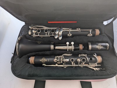 Buffet Crampon B12 Klarinette voll gewartet, mit verbessertem Gator Koffer