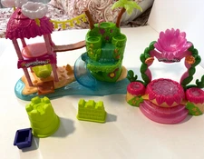 Hatchimals Collectables Tropical Party Island Playset Light Sounds w/30 Figures