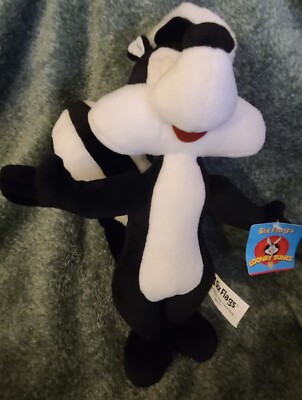 NWT 1997 - SIX FLAGS - Looney Tunes Warner Bros - PEPE LE PEW Plush Vintage HTF