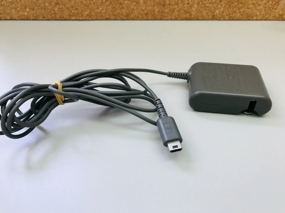 Genuine100V Charger for Nintendo DS Lite Console Good Condition / Tested Working - Image 3 of 4