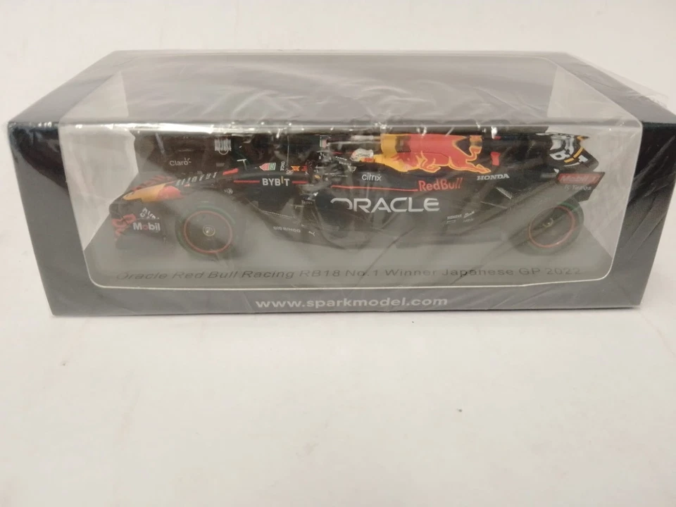 Spark Red Bull RB18 Verstappen Campeón del Mundo 2022 Ganador GP de Japón 1/43 S8551 Foto 3 de 4