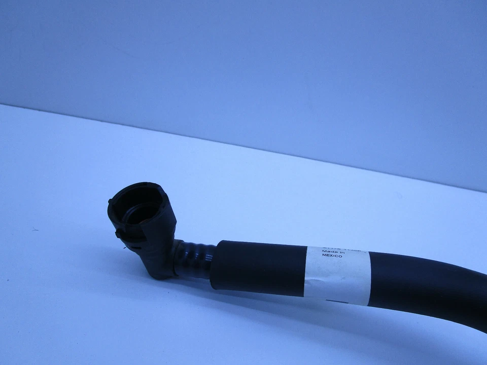 Genuine Holden New PCV Hose Pipe suits Holden VE V6 Commodore 2010 - 2011 LLT - image 2 of 4