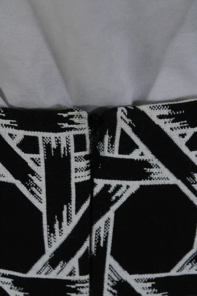 Saia lápis Steven Stolman feminina geométrica comprimento do joelho fenda preta branca tamanho 4 - Imagem 4 de 4