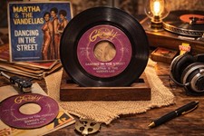 Martha & The Vandellas - Dancing In The Street -1964 Gordy Soul 45 RPM7" Single