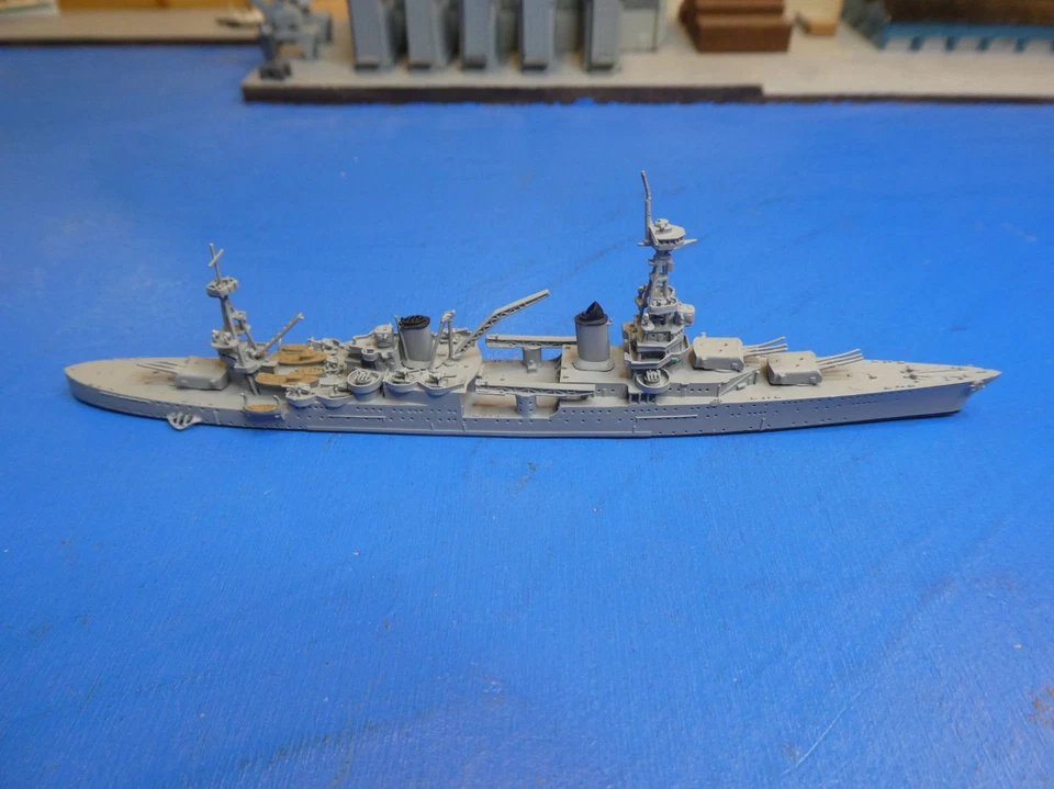 Kreuzer Chicago (USA) in 1:1250 Hersteller Neptun Nr. 1335