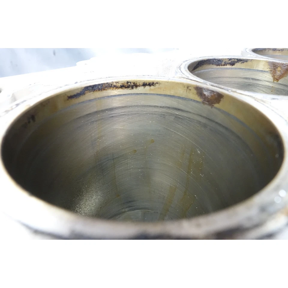 2011-2012 BMW N55 6-Cyl Twin-Scroll Turbo 3.0L Engine Cylinder Block Bare OEM - Imagem 2 de 4