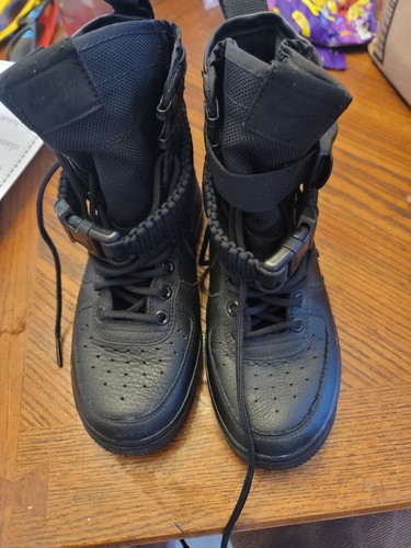 Nike SF AF1 Air Force 1 High Triple 