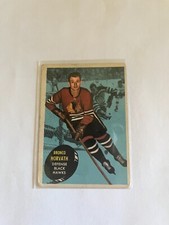 1961-62 BRONCO HORVATH VINTAGE NHL HOCKEY CARD #40 BLACKHAWKS