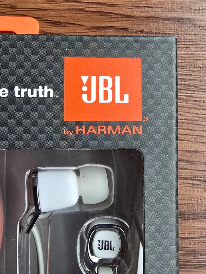 【NEW】JBL J33I PREMIUM IN-EAR HEADPHONES (WHITE) - Image 3 of 4