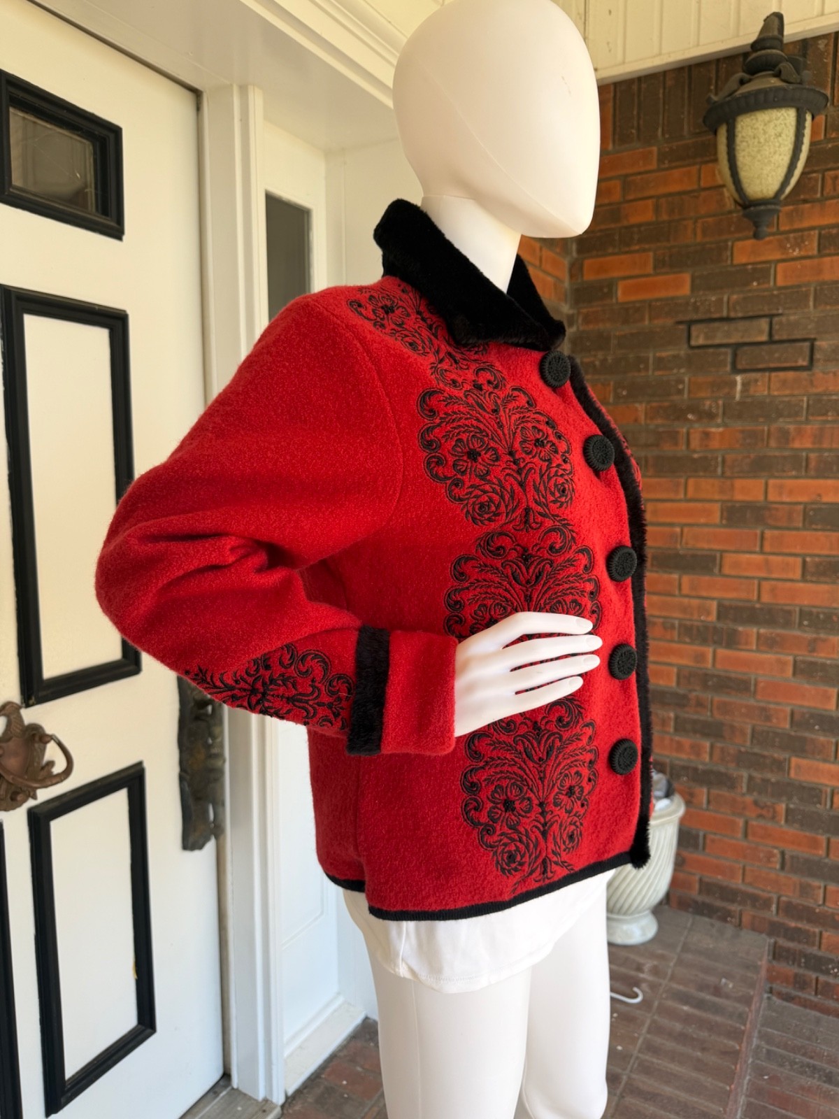 CARSON SIZE MEDIUM Red Wool Covered Button Up Emb… - image 6