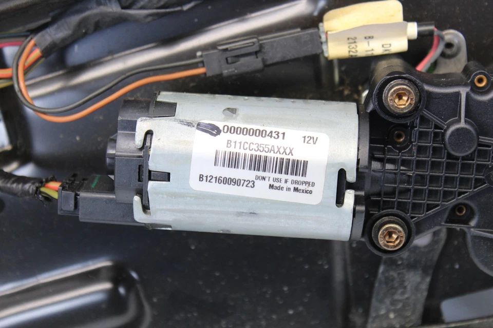 08-14 Chrysler 200 Sebring Convertible Cabezal Delantero Superior Cierre Motor OEM Foto 4 de 4