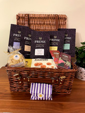 Speciality Batch Roasted Coffee Hamper Basket with Sweet Treats. FREE Delivery