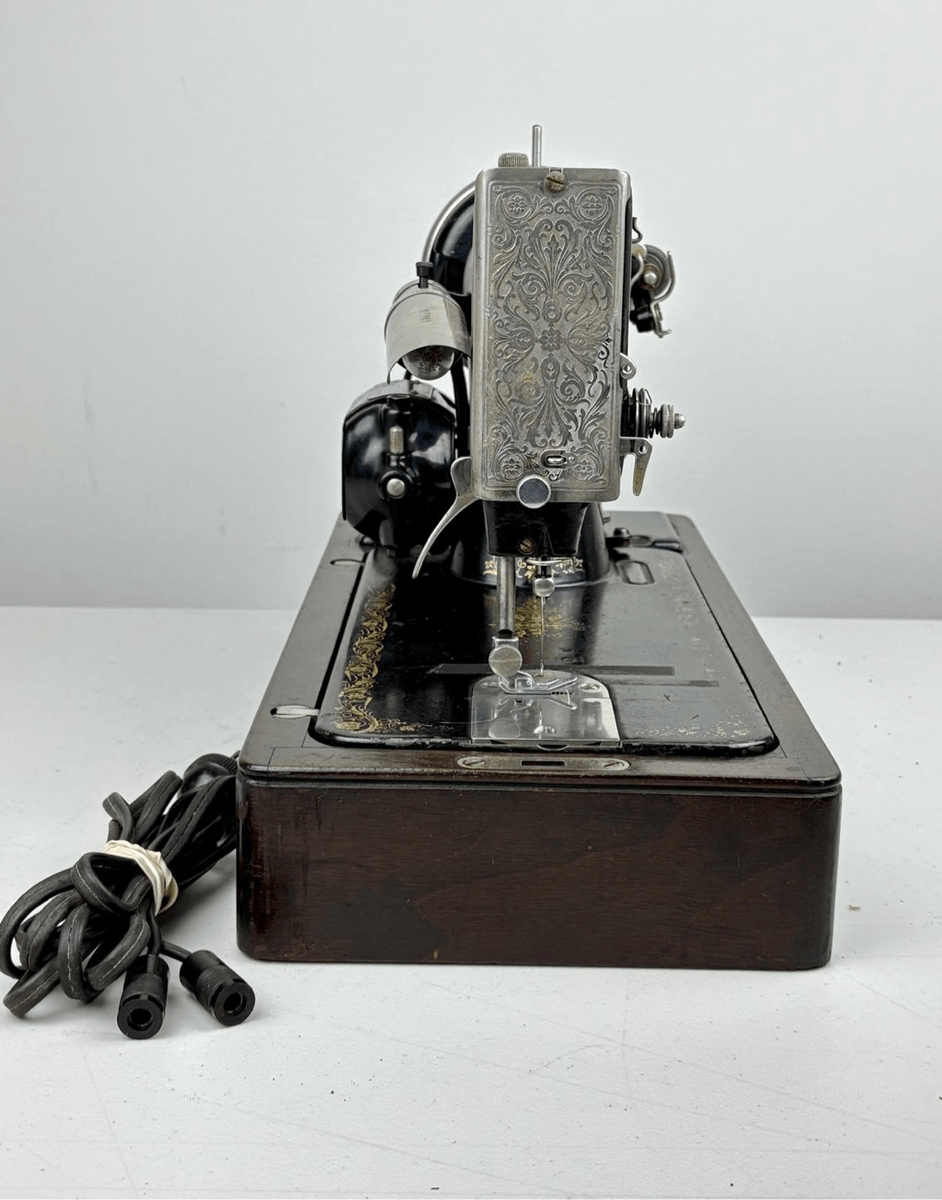 Antique 1925 Singer Sewing Machine AA553973 - Working- No Foot