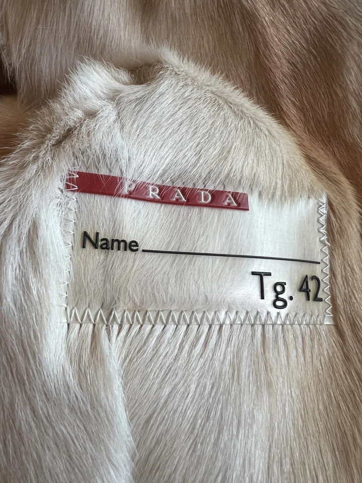 Chaqueta con capucha forrada de piel azul claro/gris Prada Sport para mujer talla 4/42 Foto 4 de 4