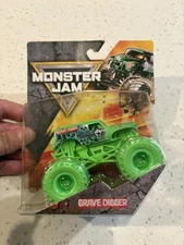Spin Master Monster Jam Truck Grave Digger 1/64 Truck Series 01 New in Package