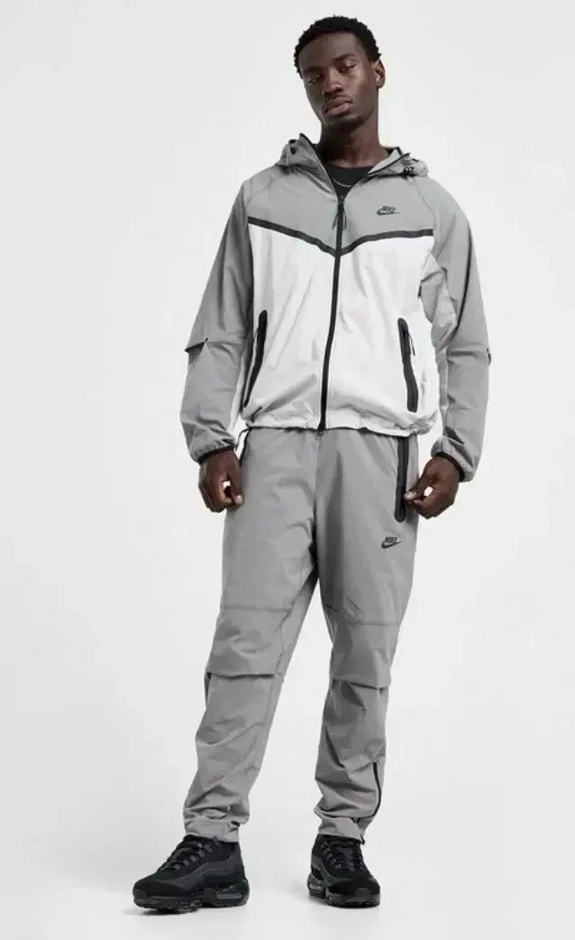 Nike Tech Woven Trainingsanzug M Light Iron Ore White HM7151-014