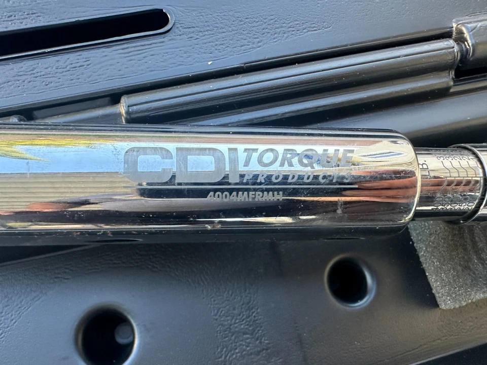 Llave dinamométrica CDI 3/4 " Drive Adj Click 80-400 pies libras / 85-491 Nm 4004MFRMH Foto 4 de 4