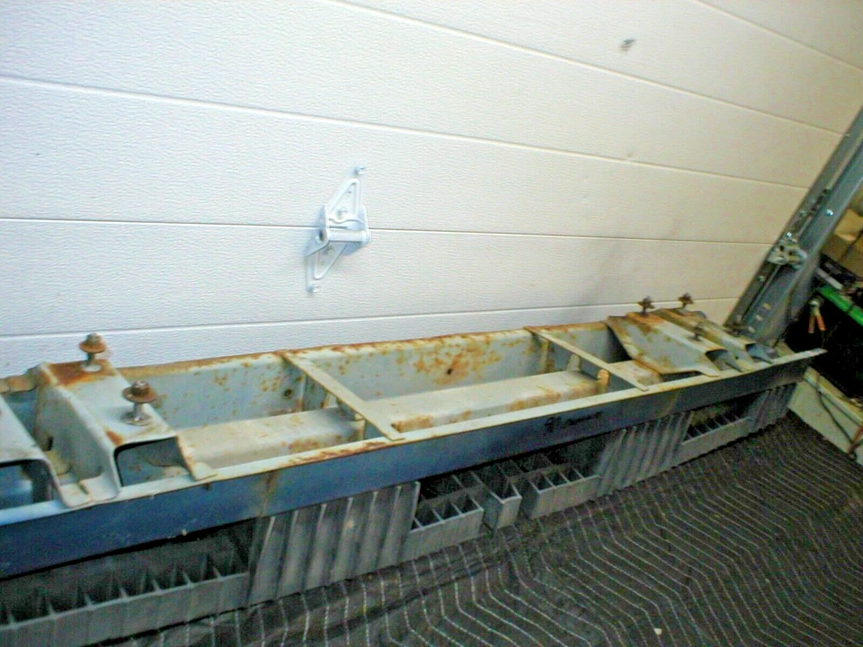 Barra absorbedora de impacto de choque para parachoques trasero Camaro Iroc Z-28 RS 1985-1992 nido de abeja 88 Foto 4 de 4