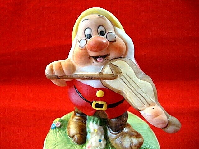 Vintge 1986 Disney Snow White & 7 Dwarfs 'DOC' 50th Anniversary Schmid Music Box