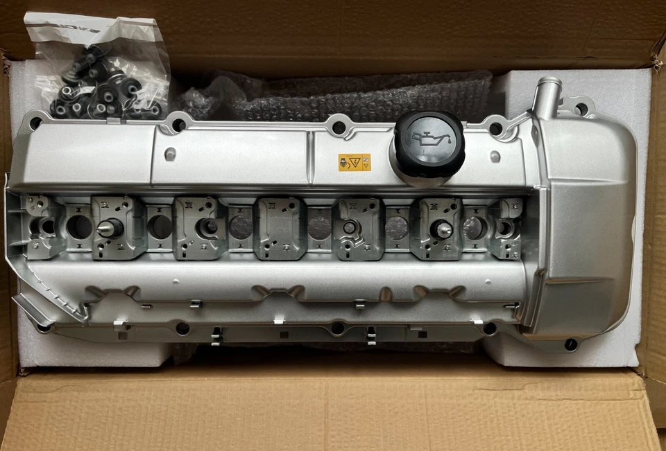 Aluminum Valve Cover w/Gasket for BMW 11121432928 BMW E39,E46 E53,E87 M54 M52TU - Image 2 of 4