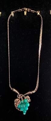 Stunning well made Necklace Set (Grapes)! Tiny stone missing from one-earring.