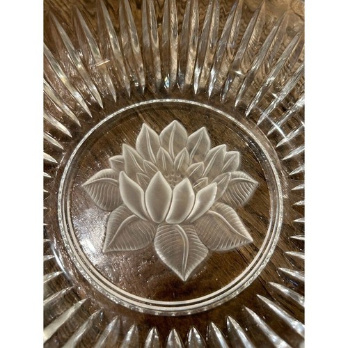 Vintage Cut Crystal Bowl With Etched Floral Lotus Design 8" Wide 3" Tall - Picture 4 of 4