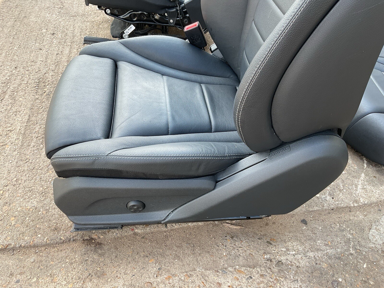 MERCEDES C CLASS W205 INTERIOR SEAT LEATHER ELECTRIC- FRONT