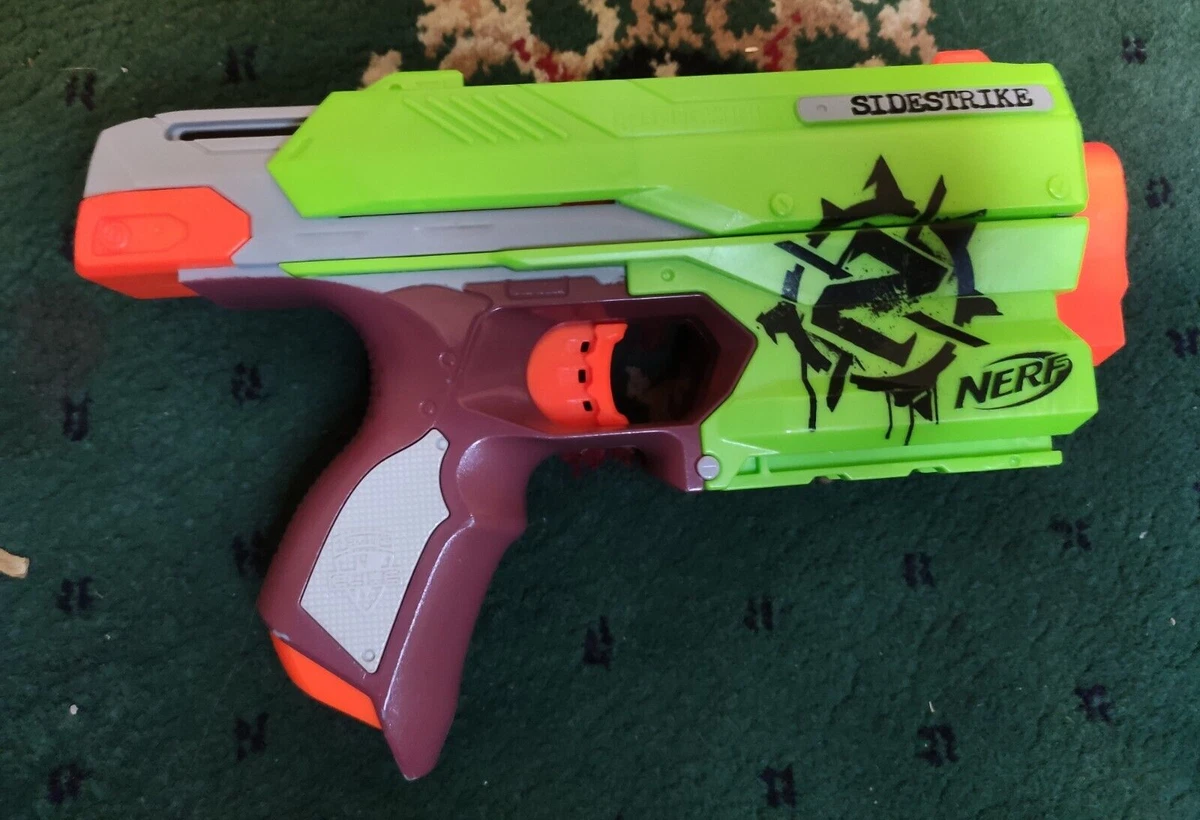 Nerf Zombie Strike SideStrike Blaster Very Good Condition