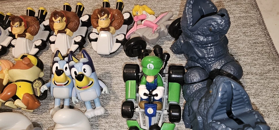 Lrg Lot of Toys Mario Smurfs Bluey Adams Family Elsa Funko Pop and More - Image 4 of 4