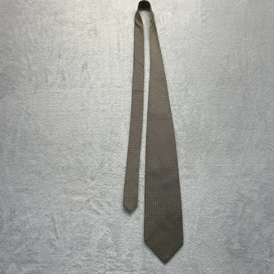 Corbata para hombre Guy Laroche Paris dorada negra 3,75”x 56,5” 100 % seda Foto 4 de 4