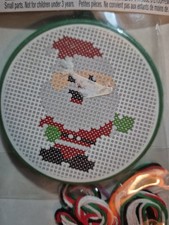 CREATOLOGY Christmas Santa Counted XS Kit w/Plastic Frame