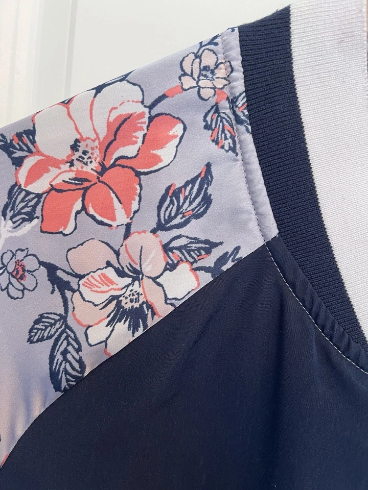 XXL Xhilaration 棒球夹克丝质花卉海军蓝珊瑚时尚运动学院风 — 第 4/4 张图片