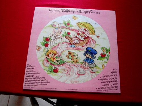STRAWBERRY SHORTCAKE~ AND HER FRIENDS~COLLECTOR SERIES ~ PICTURE DISC - Picture 2 of 2