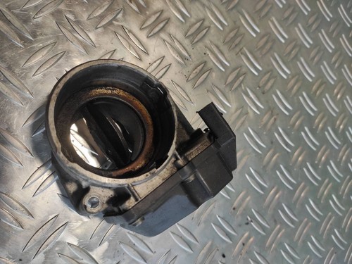 Volkswagen PASSAT B6 2006 103kW Drosselklappenventil 03G128063G RVP6243