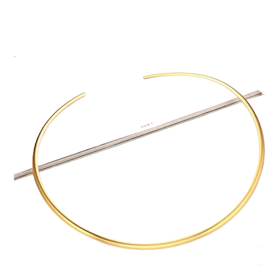 Gargantilla plana lisa ZARD cuello abierto deslizante en vermeil dorado Foto 3 de 4