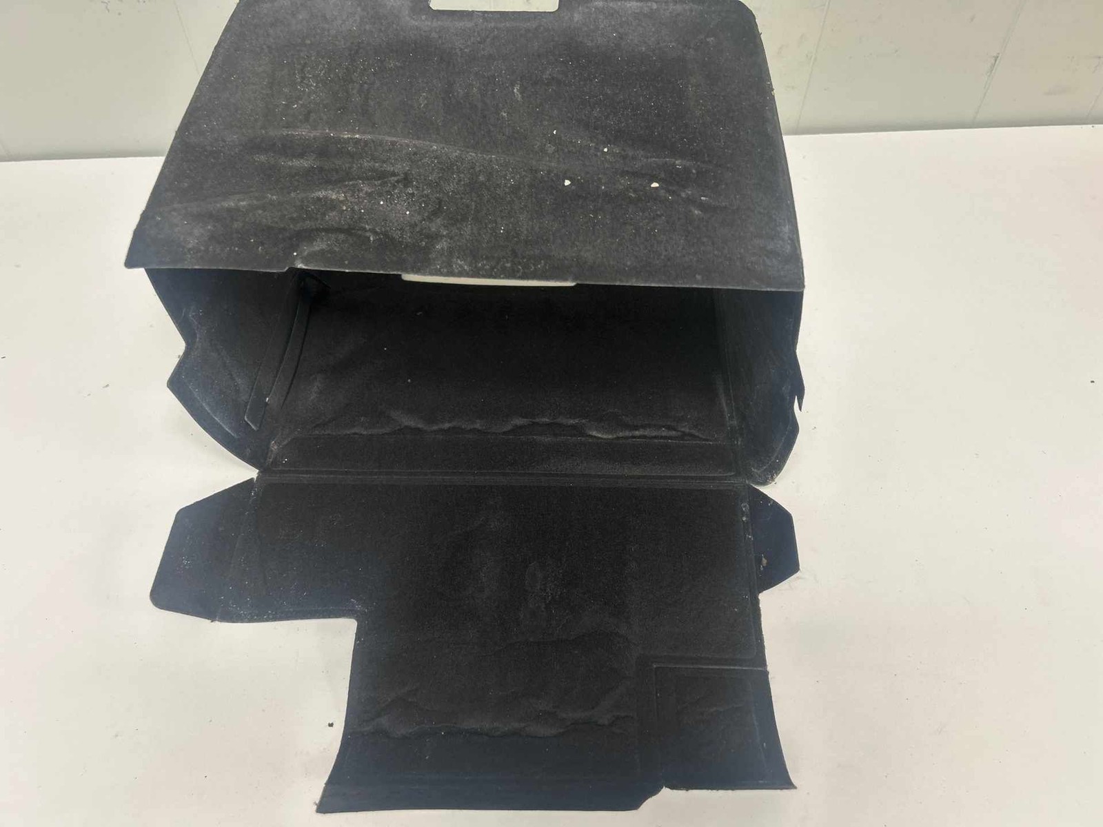 Battery Box AUDI R8 08-14 420915411 OEM (MK)