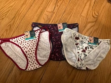 NWT 3 Vanity Fair Illumination String Bikini Panties 18108 Asst. Prints Size 7/L