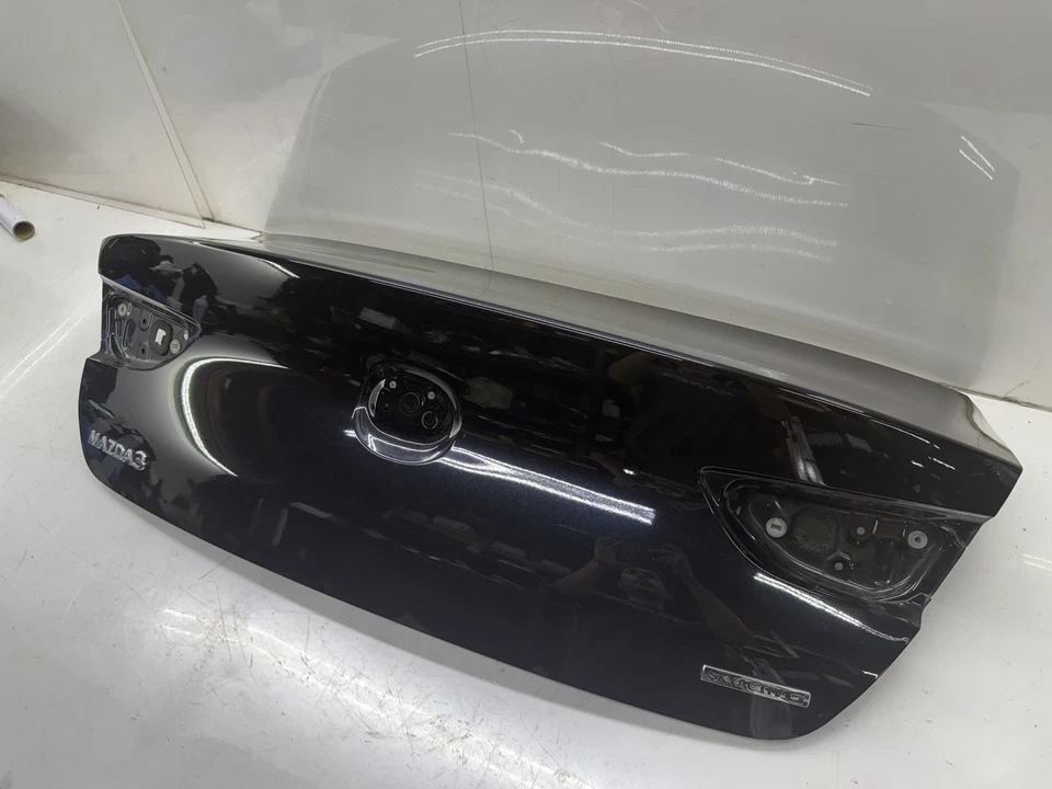 Mazda 3 2019-2024 OEM tapa trasera maletero carcasa escotilla Foto 3 de 4