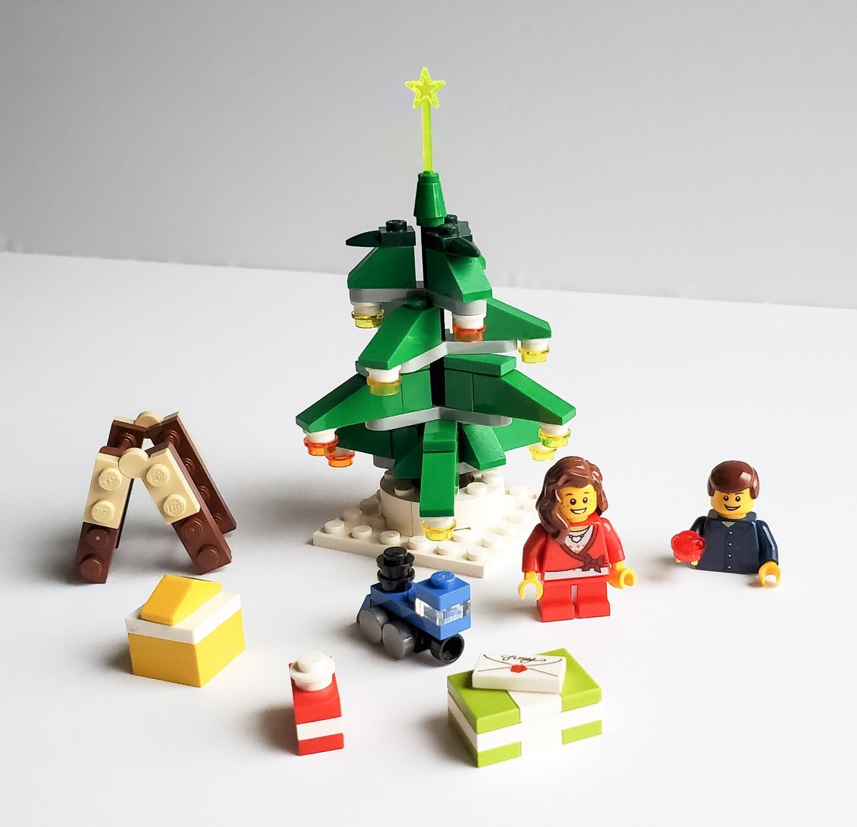 Lego 10308 Lego Sets Lego Christmas Build Up 2018 LEGO Seasonal