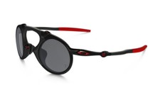 NEW Oakley Madman Scuderia Ferrari Dark Carbon Black Iridium Polarized OO6019-06