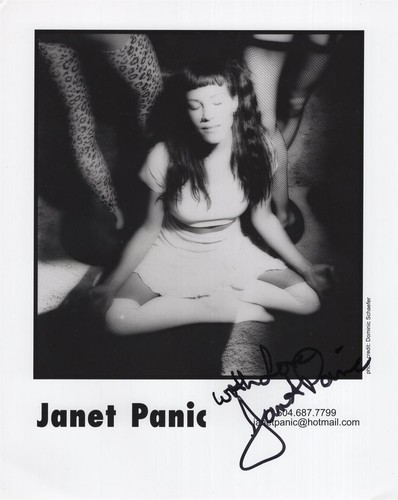 Janet Panic- Signed Photograph (Métis Singer) - 第 1/1 張圖片