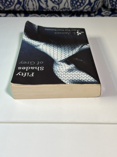Fifty Shades of Grey & Darker by E L James Paperback, 1st Vintage Books Edition) - Picture 17 of 19
