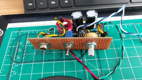 CIGAR BOX GUITARISTS! Build a 9 Volt 1 W Battery Guitar Amplifier (with SPEAKER) - Picture 20 of 22