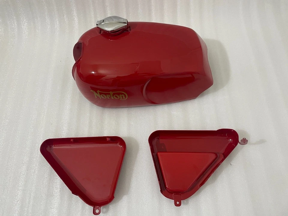 NORTON COMMANDO ROADSTER RED PAINTED PETROL TANK 750 +CAP + SIDE PANEL |Fit For - Image 3 of 4