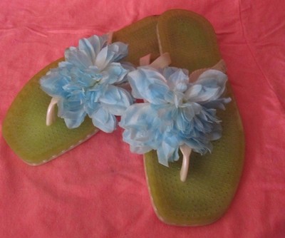 flip flops with large flower