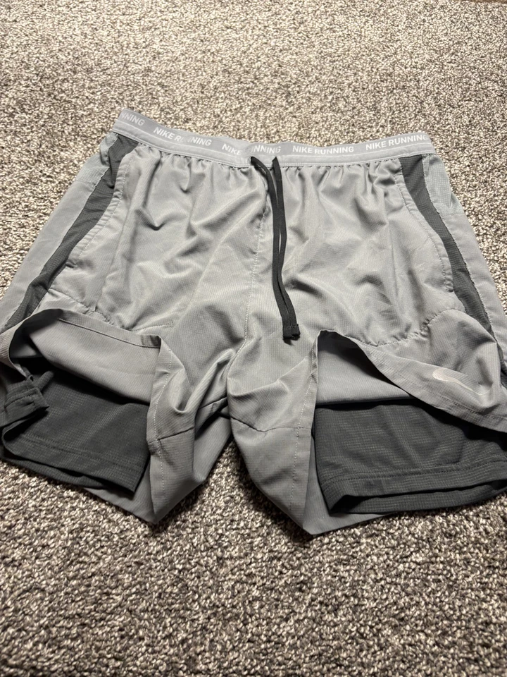 Pantalones Cortos para Correr Nike Para Hombre Grandes Gris Dri-FIT Forrados Cremallera Bolsillo Atléticos DM4757 Foto 2 de 4