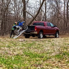 Yutrax Ramp Foldable Aluminum Mesh Weight Capacity 750Lbs Single